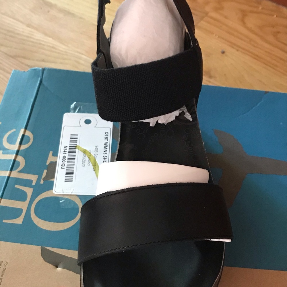 OTBT wedge sandals NIB